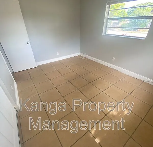 4329 Cocoanut Rd — Photo 11