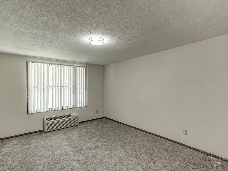 Willowood Apartments — Photo 12