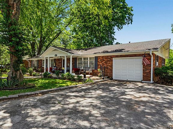 2nd image of 2501 Mohawk Dr