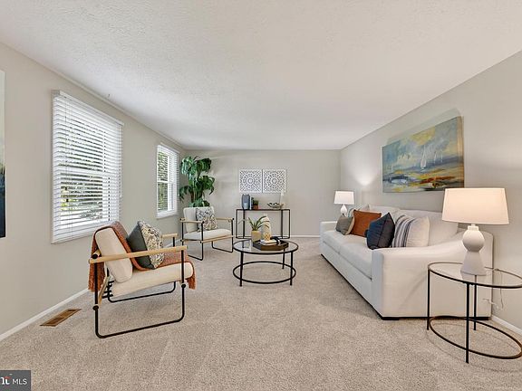 4th image of 1108 Riva Ridge Dr