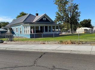 305 W Ridgeway Ave, Hermiston, OR 97838