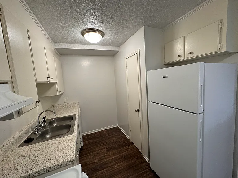 Hunting Ridge Apartments — Photo 21
