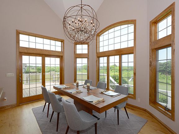 5th image of W199N15991 Creekwood Cir