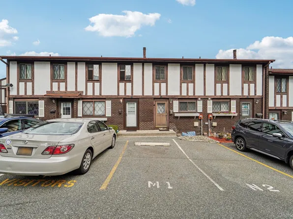 112 Buckingham Court, Pomona, NY 10970