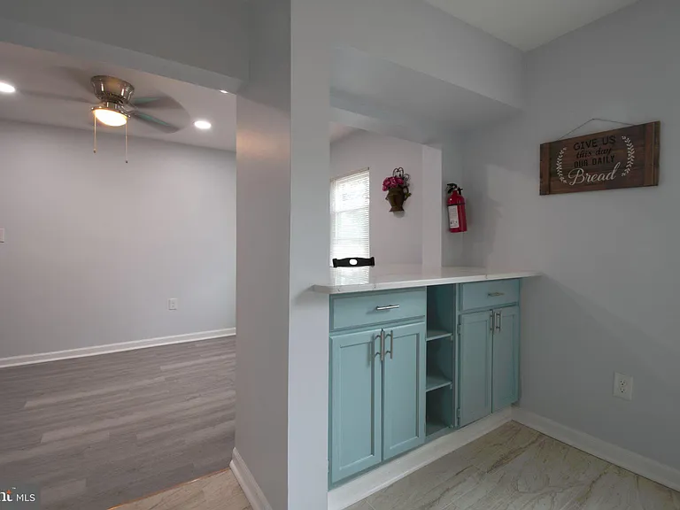 1012 W 3rd St #2 — Photo 8