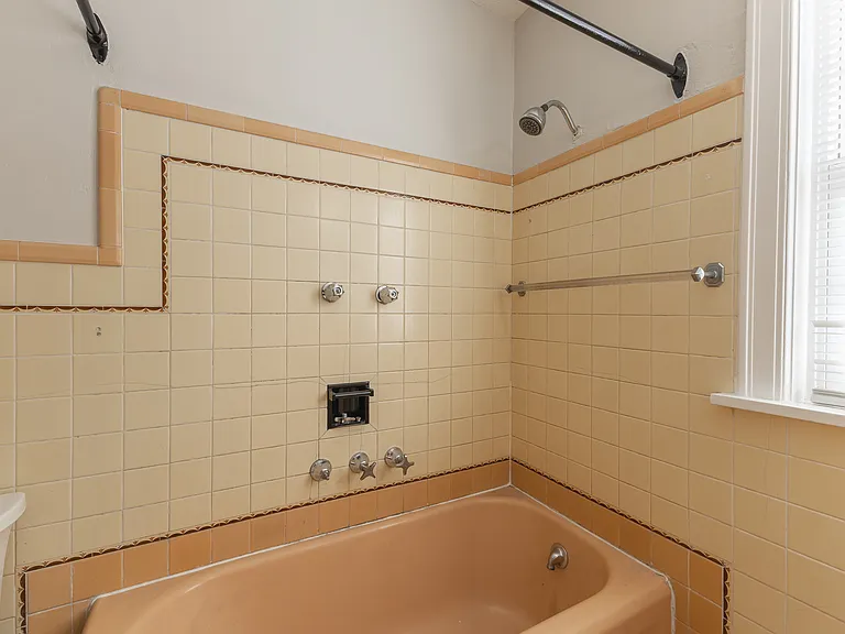 2547 SW 23rd St #UPPER — Photo 23