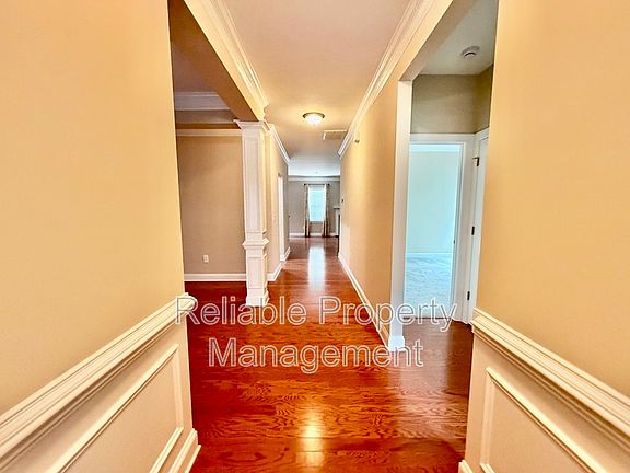 4th image of 82 Kenilworth St