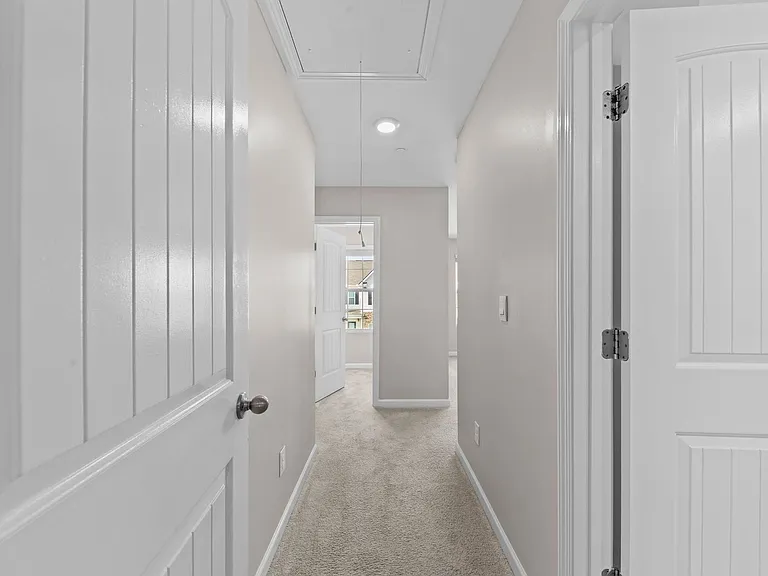 155 Champions Ln — Photo 18