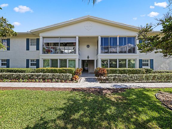 2nd image of 315 Venetian Drive #3