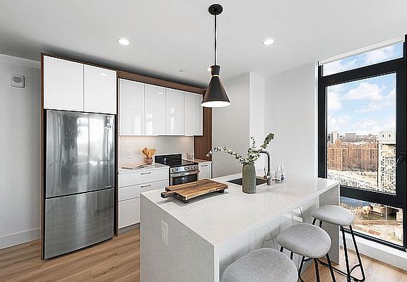5th image of 224 E 135th St #E8