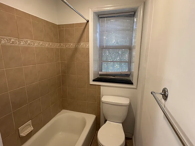 53 Llanfair Rd #A — Photo 9