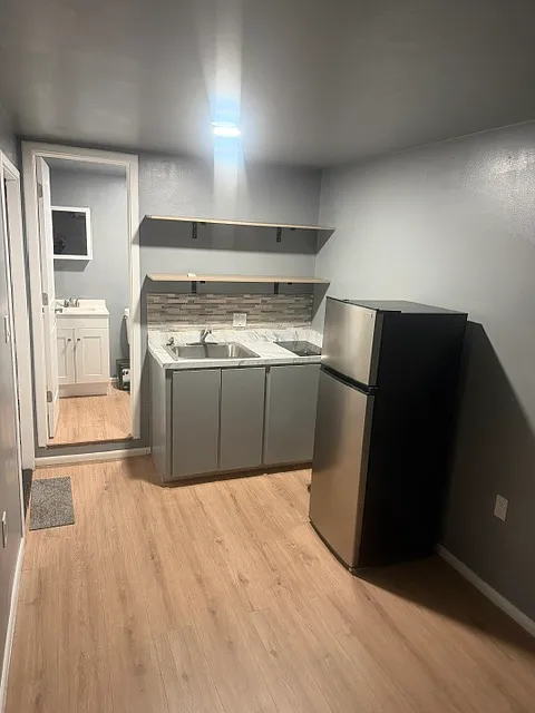 Studio, 200 sqft, $875 — Photo 2