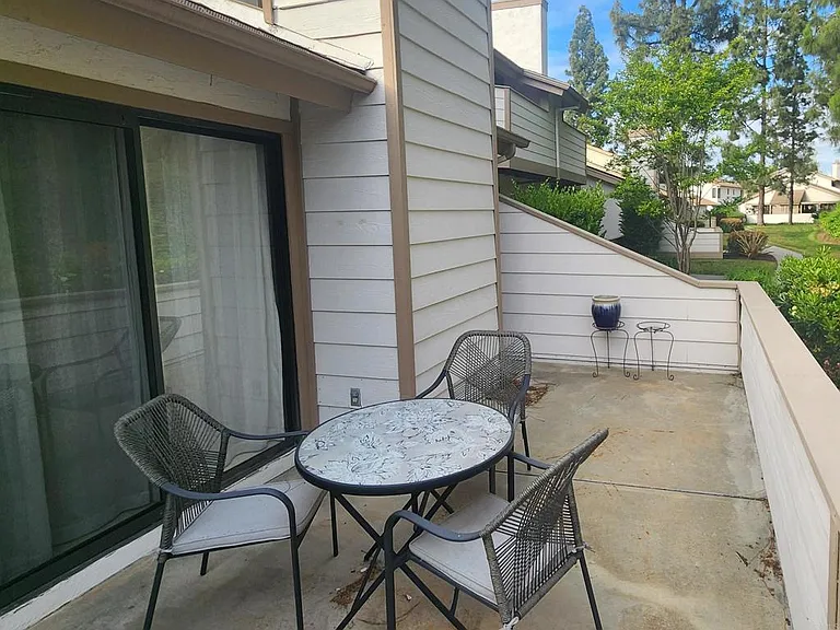 4531 Chateau Dr — Photo 6