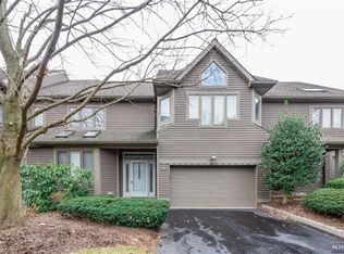 24 Pamrapo Ct W #B24W, Glen Rock, NJ 07452