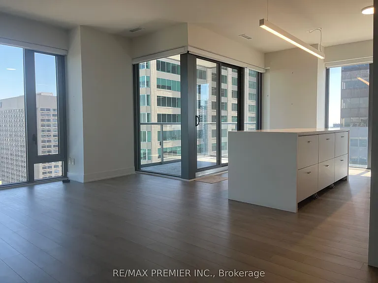 8 Cumberland St #3506 — Photo 8