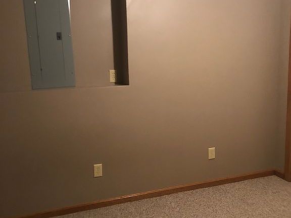 4th bedroom w/on-site bath