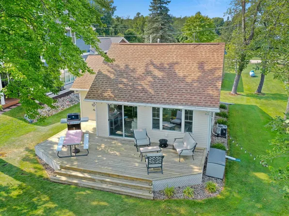 W4965 Stark Rd, Shawano, WI 54166