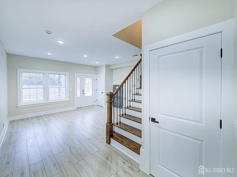 8 Travers Ave #1 — Photo 8