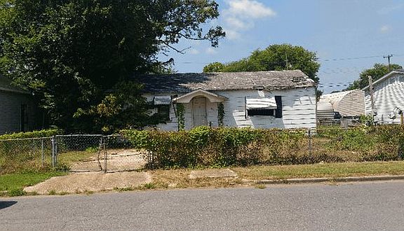 5th image of 611 S Railroad St