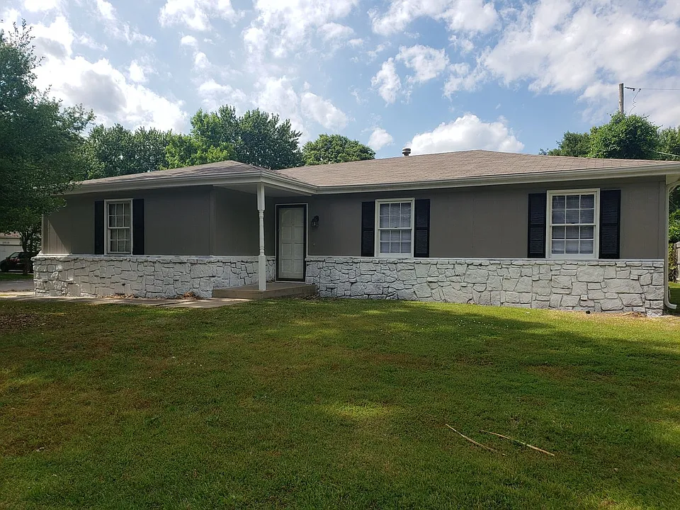 1333 W Meadowbrook Cir
