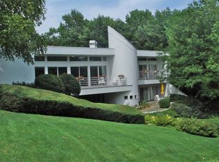 1 Keri Ln, Burr Ridge, IL 60527