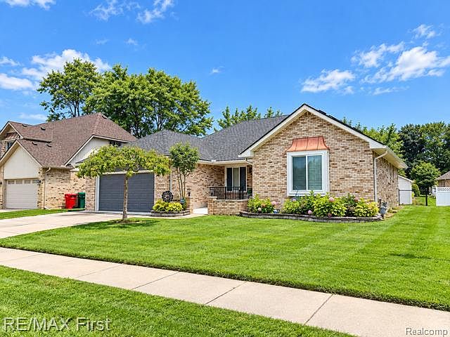 1st image of 46210 Jackson Dr