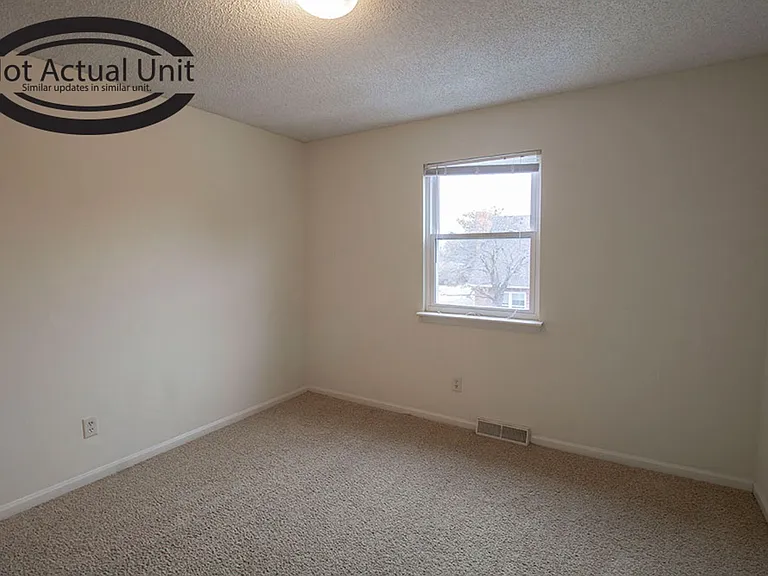 1904 Mirtle Grove Ct — Photo 27