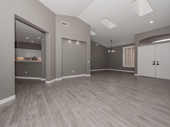 5th image of 13913 W Via Tercero