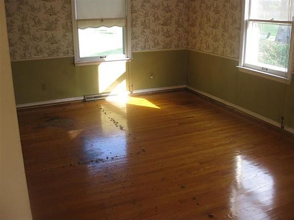 3rd image of 1729 Mount Vernon Dr