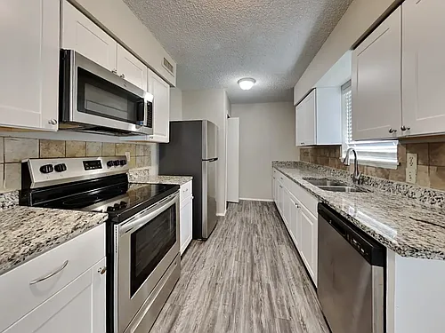 309 Cooper St Photo 1