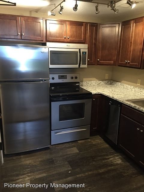 2nd image of 104 N Krohn Pl Unit 7