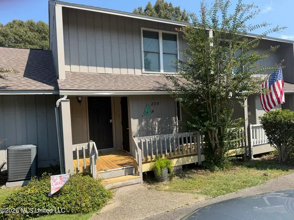 279 Highpoint Dr, Diamondhead, MS 39525