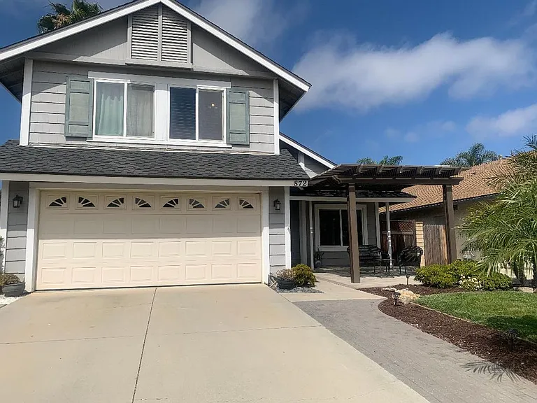 872 Jasper Ave — Photo 3