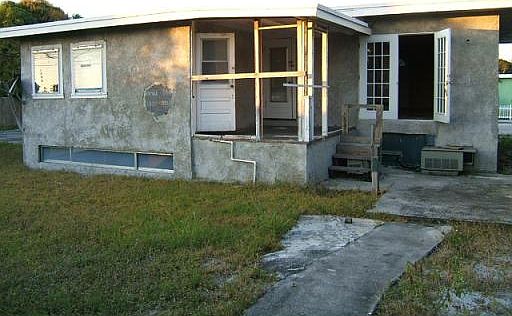3rd image of 820 Francis St