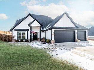 1300 Americus Cir, Cave Springs, AR 72718