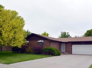1904 E Fair St, Garden City, KS 67846