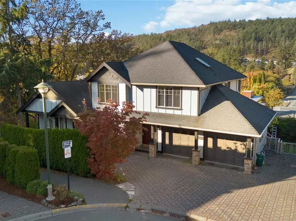 424 Nursery Hill Dr, View Royal, BC V9B 0E2