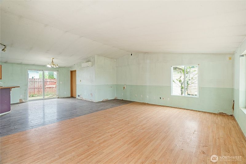 4th image of 320 S 4th Street