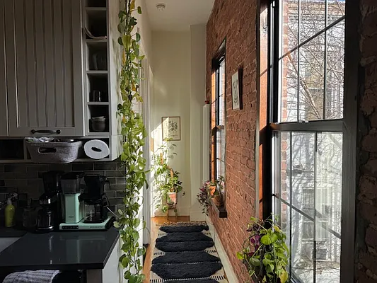 Rented by Gold-Stone Realty | media 7