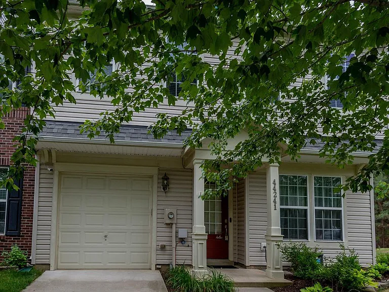 44241 Beaver Creek Dr — Photo 3
