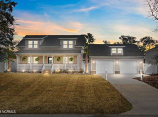 128 NE 33rd St, Oak Island, NC 28465
