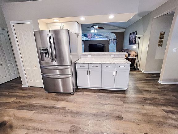 4th image of 5798 W Meadowpark Ln