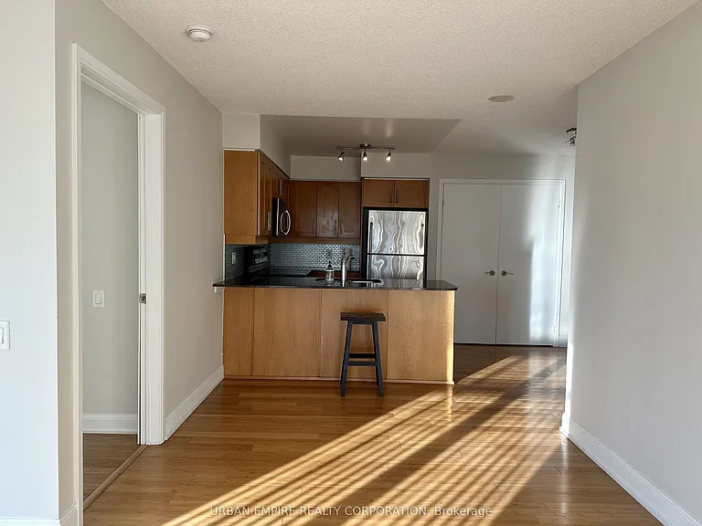 2181 Yonge St #1602 — Photo 5