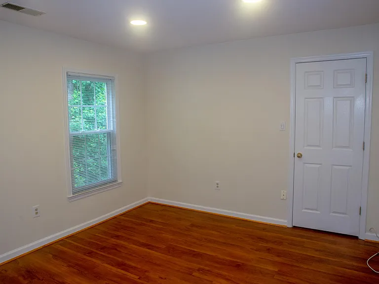 Guest bedroom