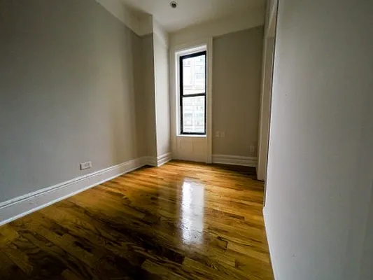 Rented by Standard Realty | media 7