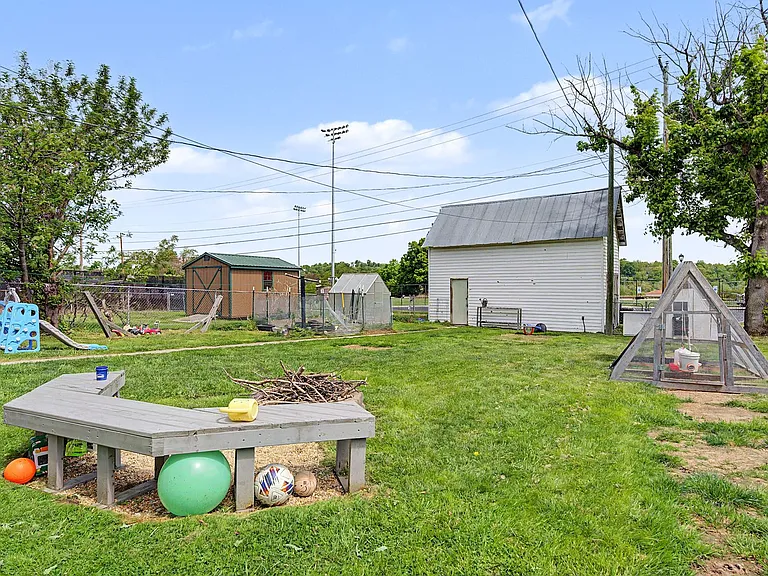 314 Clement St — Photo 11