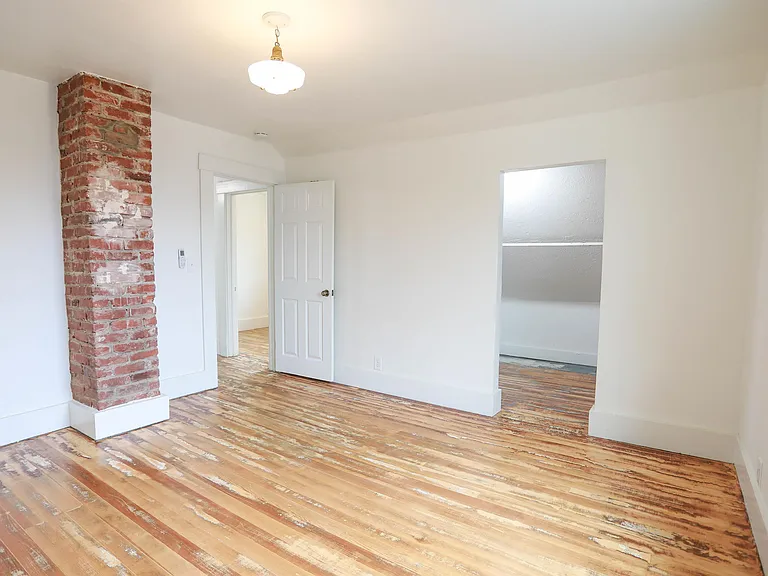 1012 Broadway St #2 — Photo 16