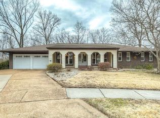 1641 Parquet Ct, Saint Louis, MO 63146