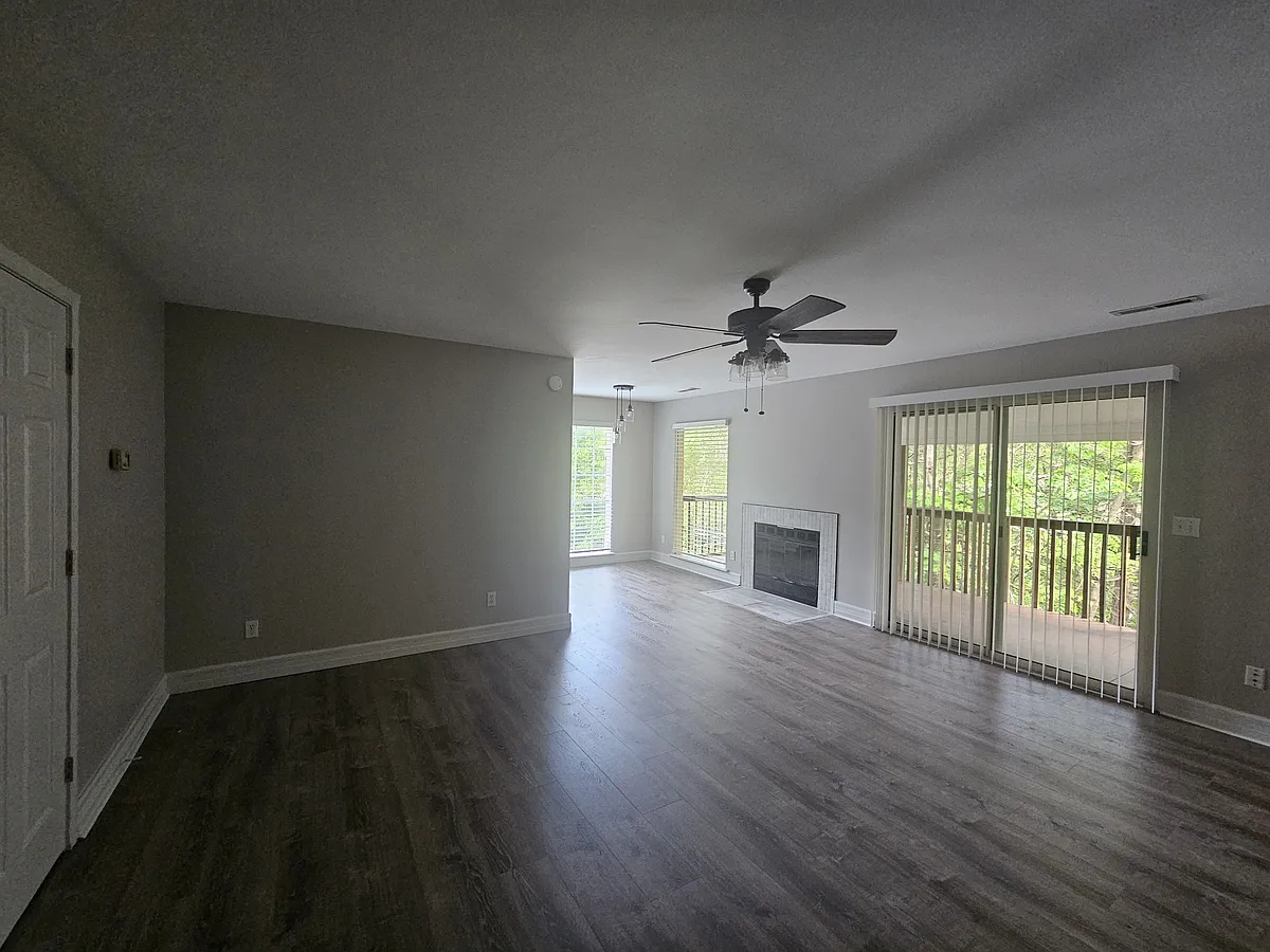 Building Photo - 15 Woodsdale Dr #3