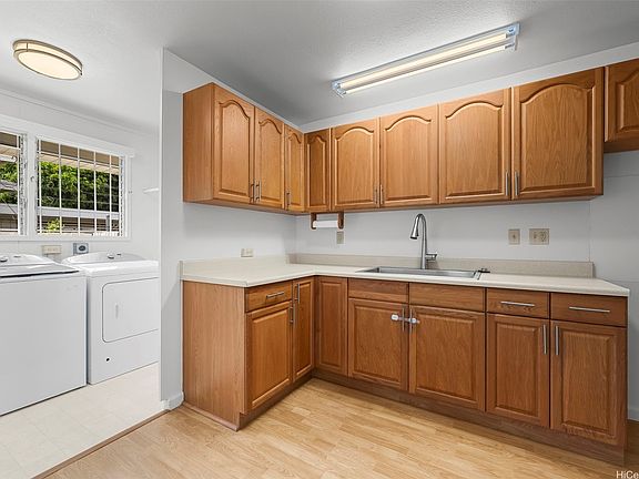 5th image of 1063 Luawai St